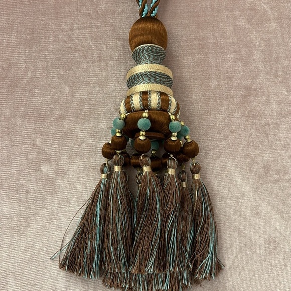 NWOT LUXURY DRAPE TIE BACK SINGLE PIECE - Picture 16 of 17